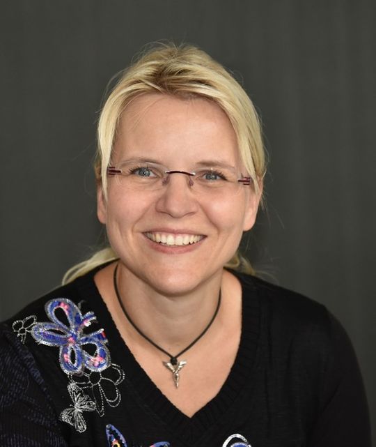 Dr. Iris Pucher